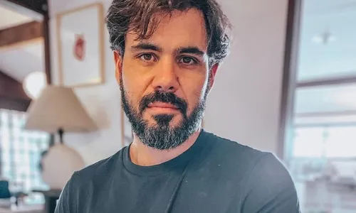 
          Imagem ilustrativa da imagem 'Não posso descansar a imagem, tenho seis filhos para criar', diz Juliano Cazarré
          