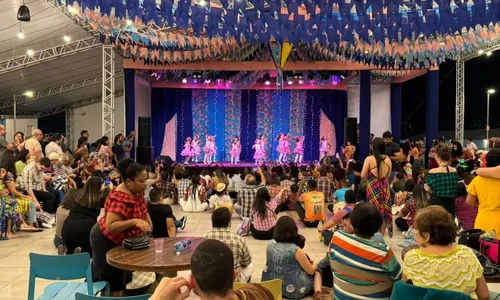 
          Imagem ilustrativa da imagem Apresentações juninas sobem ao palco do Rooftop do Shopping Tacaruna
          