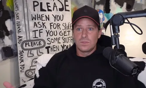 
          Imagem ilustrativa da imagem Armie Hammer é 'grato' por acusações de canibalismo; entenda
          