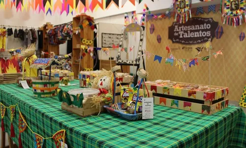 
          Imagem ilustrativa da imagem Artesanato de Talentos veste o RioMar Recife com cores juninas em loja social
          