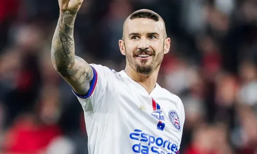 
          Imagem ilustrativa da imagem Bahia ganha do Athletico-PR fora de casa e dorme no G-4 do Brasileirão
          