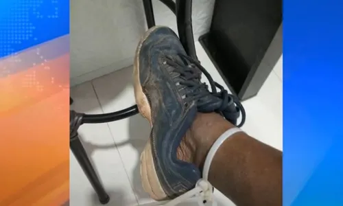 
          Imagem ilustrativa da imagem Bandidos contratam serviço de frete e homem de 63 anos é feito refém na Serra
          