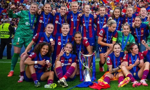 
          Imagem ilustrativa da imagem Barcelona derrota Lyon na Champions feminina e consolida hegemonia na Europa
          