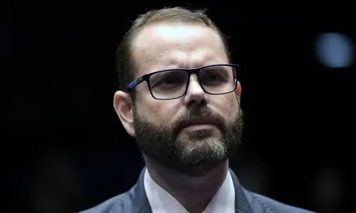 
          Imagem ilustrativa da imagem Bolsonarista Jorge Seif pede desculpas no Senado por ter ido ao show de Madonna
          