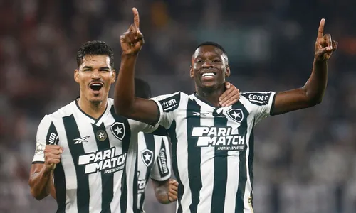 
          Imagem ilustrativa da imagem Botafogo aplica 3 a 0 no Atlético-MG e cola no líder Flamengo
          