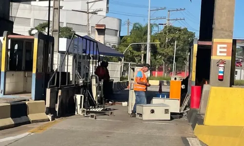 
          Imagem ilustrativa da imagem Cabines do pedágio da Terceira Ponte começam a ser desmontadas
          