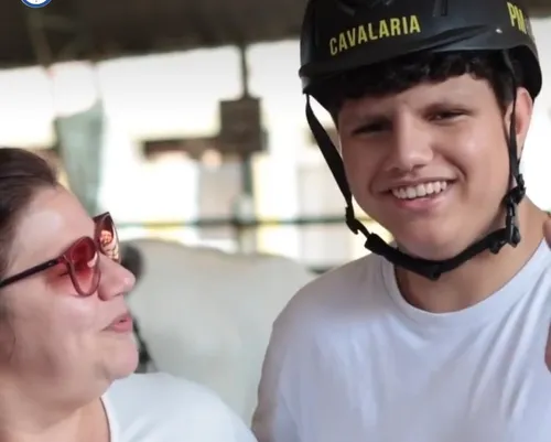 
          Imagem ilustrativa da imagem Câmara aprova inclusão da equoterapia no SUS. Adolescente pernambucano inspirou lei
          