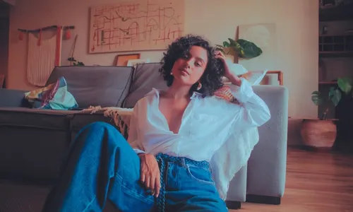 
          Imagem ilustrativa da imagem Canto de coragem e de amor da capixaba Luiza Dutra
          