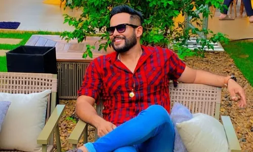 
          Imagem ilustrativa da imagem Cantor sertanejo é atropelado ao socorrer vítima de outro acidente em Goiás
          