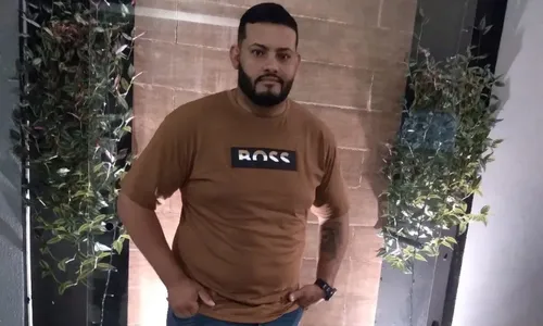 
          Imagem ilustrativa da imagem Cantor sertanejo morre poucos dias após assinar contrato com gravadora
          