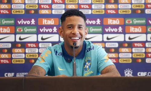 
          Imagem ilustrativa da imagem Capixaba Savinho despista sobre conversa com Guardiola e prioriza seleção
          