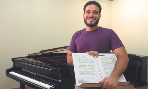 
          Imagem ilustrativa da imagem Capixaba vai cantar na Europa: "A música realizou os meus sonhos"
          