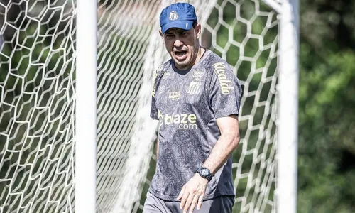 
          Imagem ilustrativa da imagem Carille admite jogo ruim do Santos: 'Tem de melhorar se quiser algo na competição'
          