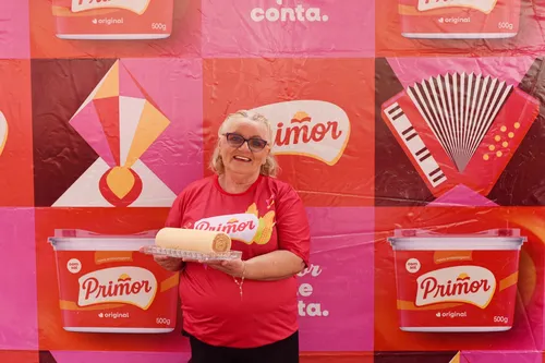 
          Imagem ilustrativa da imagem Caruaru apresenta o maior Bolo de Rolo do Mundo
          