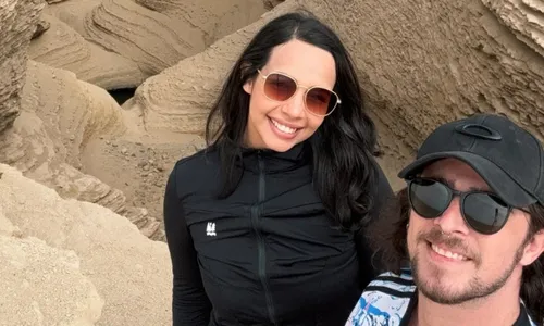 
          Imagem ilustrativa da imagem Casal brasileiro caminha por 25 km em deserto peruano após assalto
          