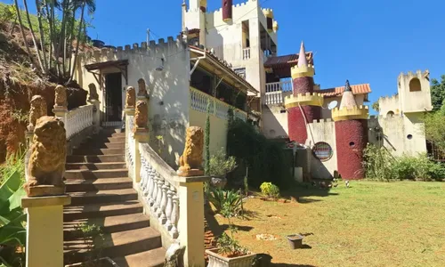 
          Imagem ilustrativa da imagem Castelo em estilo medieval vira atração no Caparaó do ES
          
