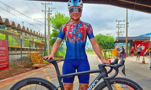 
          Imagem ilustrativa da imagem Ciclista campeã paulista morre atropelada durante treino em estrada de MG
          