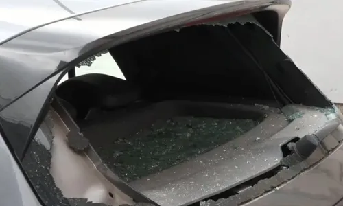 
          Imagem ilustrativa da imagem Cliente tem carro danificado após confusão com motoboy em Vila Velha
          