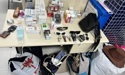 
          Imagem ilustrativa da imagem Clientes sequestrados em shoppings e obrigados a fazer Pix para bandidos
          