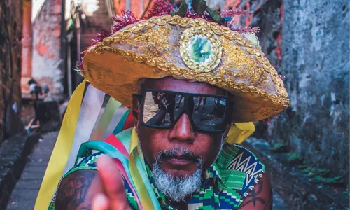 
          Imagem ilustrativa da imagem Clipe e remixes do “Barracão” de Fabio Carvalho em EP
          