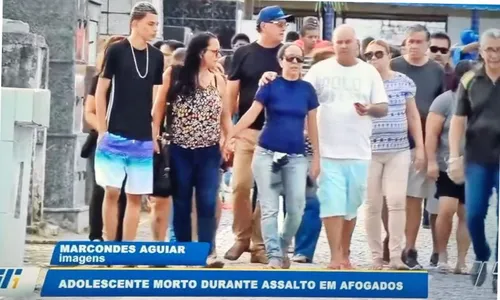 
          Imagem ilustrativa da imagem VÍDEO: Adolescente é esfaqueado após ter bicicleta roubada no Recife
          