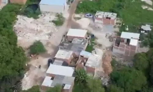 
          Imagem ilustrativa da imagem Combate à criminalidade ambiental: Recife desmonta 15 construções ilegais
          