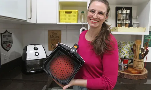 
          Imagem ilustrativa da imagem Aprenda a deixar sua air fryer limpinha
          