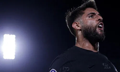 
          Imagem ilustrativa da imagem Corinthians bate frágil Nacional e reage na Sul-Americana
          