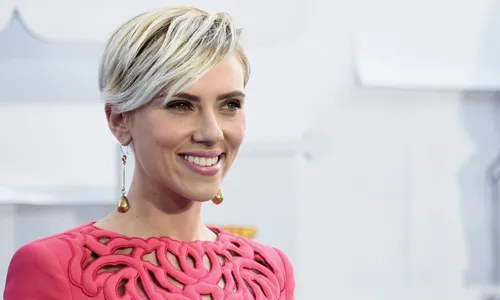 
          Imagem ilustrativa da imagem Corte de cabelo das famosas conquista capixabas
          