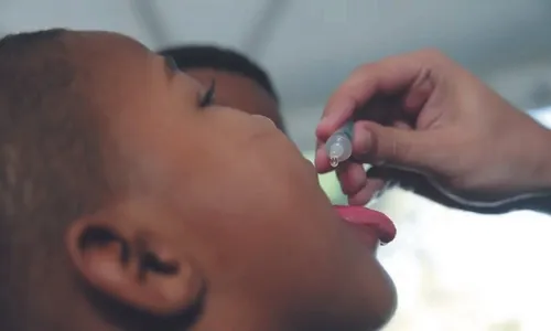 
          Imagem ilustrativa da imagem Crianças vão vacinar contra a poliomielite no ES
          