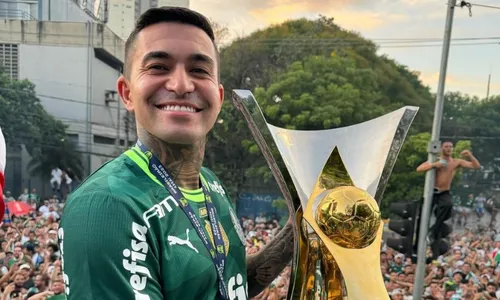 
          Imagem ilustrativa da imagem Cruzeiro anuncia acordo com o Palmeiras e retorno do atacante Dudu ao clube
          