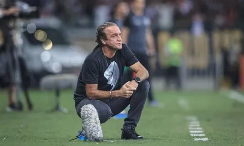 
          Imagem ilustrativa da imagem Atlético-MG encaminha retorno de Cuca e torcida reage contra contratação
          