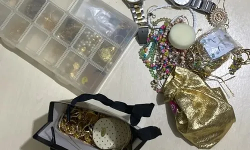 
          Imagem ilustrativa da imagem Cunhado é preso suspeito de planejar roubo à casa de policial no ES
          