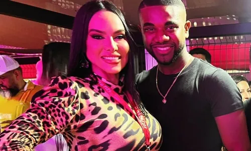 
          Imagem ilustrativa da imagem Davi se declara para musa do boi garantido Tamires Assis: 'Apaixonado'
          