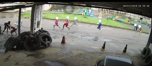 
          Imagem ilustrativa da imagem Dezesseis jovens internos fogem da Funase do Cabo de Santo Agostinho
          