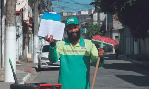 
          Imagem ilustrativa da imagem “Dormia duas horas por dia para estudar”, diz gari do ES aprovado em concurso
          