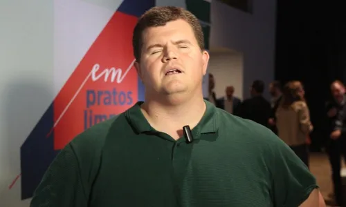 
          Imagem ilustrativa da imagem Em Pratos Limpos: evento reúne líderes políticos e empresários
          