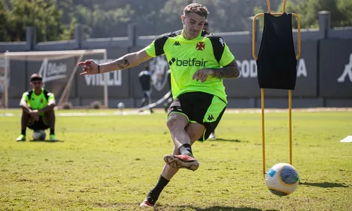 
          Imagem ilustrativa da imagem Em busca de recuperação no Brasileiro, Vasco e Vitória se enfrentam em São Januário
          