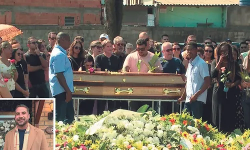 
          Imagem ilustrativa da imagem Emoção na despedida de médico capixaba que morreu no Rio Grande do Sul
          