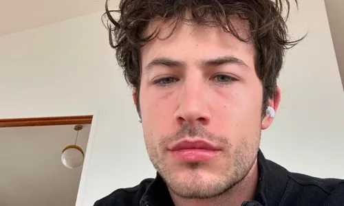 
          Imagem ilustrativa da imagem Estrela de '13 Reasons Why' desistiu da carreira depois da série da Netflix
          