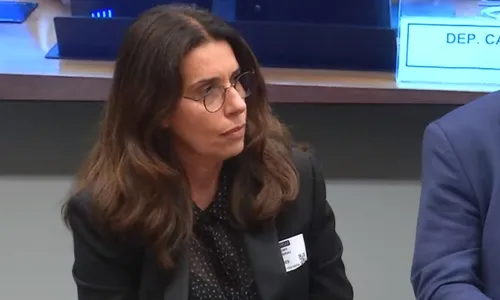 
          Imagem ilustrativa da imagem Ex-diretora da Americanas desembarca em SP e se apresenta à PF
          