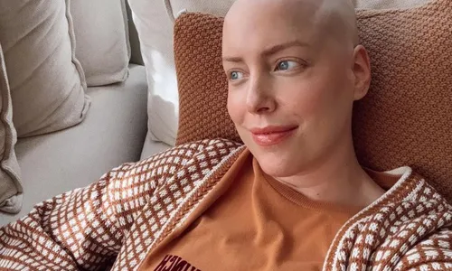 
          Imagem ilustrativa da imagem Fabiana Justus explica motivo de não usar peruca durante tratamento contra leucemia
          