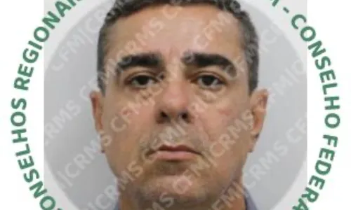 
          Imagem ilustrativa da imagem Família tenta trazer médico capixaba que sofreu infarto no RS para o Espírito Santo
          