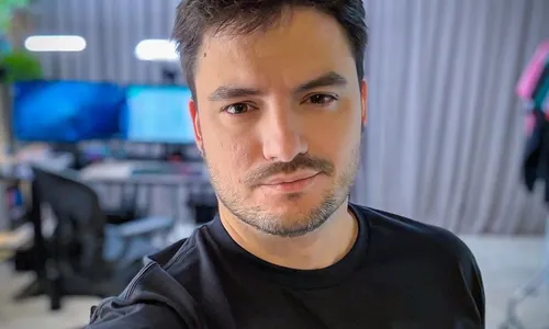 
          Imagem ilustrativa da imagem Felipe Neto critica André Valadão por fala sobre universidades: 'Fazer o contrário"
          