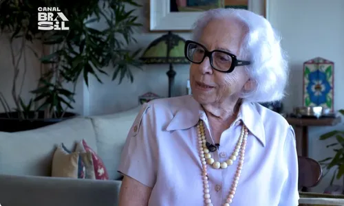 
          Imagem ilustrativa da imagem Fernanda Montenegro: 'Estou muito espantada! Tem muita gente indo embora'
          