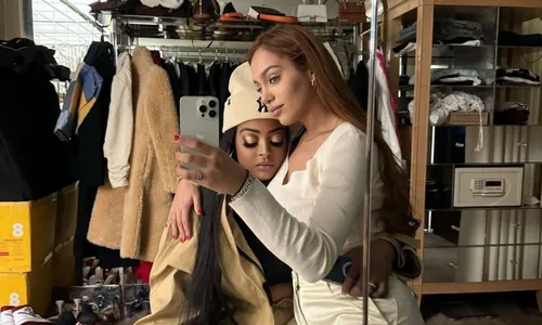 
          Imagem ilustrativa da imagem Filha de presidente de Camarões assume namoro com brasileira
          