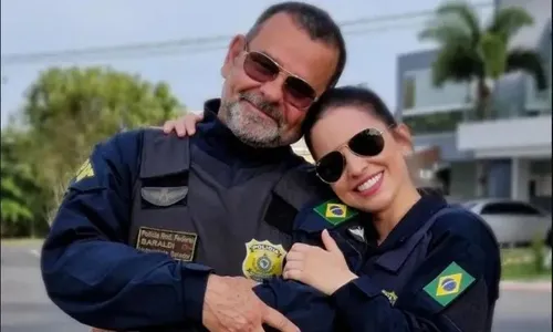 
          Imagem ilustrativa da imagem Filha "herda" nome do pai em farda da PRF após ele se aposentar no ES
          