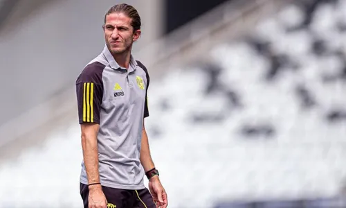 
          Imagem ilustrativa da imagem Filipe Luís vai assumir o time sub-20 do Flamengo
          