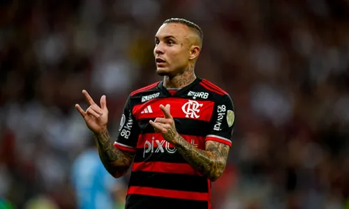 
          Imagem ilustrativa da imagem Cebolinha e Viña vão ser submetidos à cirurgia e devem desfalcar o Fla na temporada
          