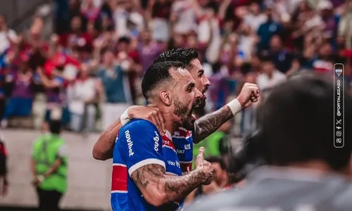 
          Imagem ilustrativa da imagem Corinthians desperdiça chances e perde do Fortaleza, o novo líder do Brasileirão
          